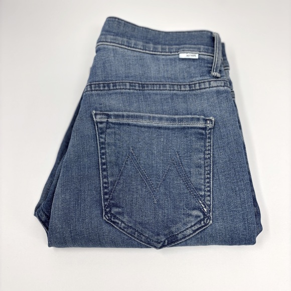 MOTHER High Rise The Swooner Ankle Slice Jeans in I Wet My Plants Medium Wash - Picture 5 of 13